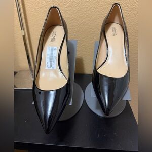 MICHAEL Michael Kors MK Flex Kitten Pump Size 8.5 in Patent Leather Black NIB